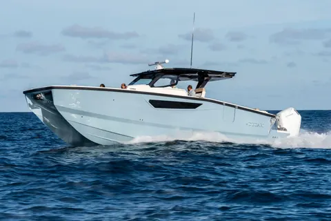 2027 Ducari 37 XIV, photo 1 in Dania Beach, FL