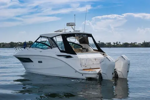 2025 Sea Ray Sundancer 320 Outboard, photo 1 in Melbourne, FL