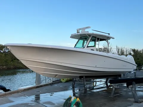 2021 Boston Whaler 350 Outrage, photo 1 in Miami, FL