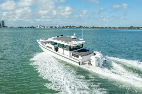 2018 Axopar 37 XC Cross Cabin, photo 1 in Miami, FL