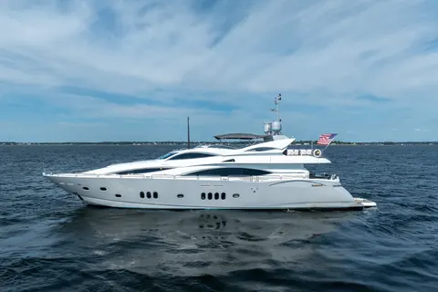 2004 Sunseeker 105 Yacht, photo 1 in Fort Lauderdale, FL