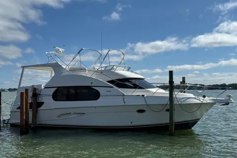 2004 Silverton 43 Motor Yacht, photo 1 in Clearwater, FL