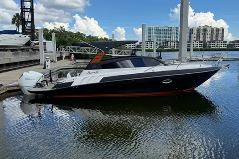2025 Hanover 305, photo 1 in Tampa, FL