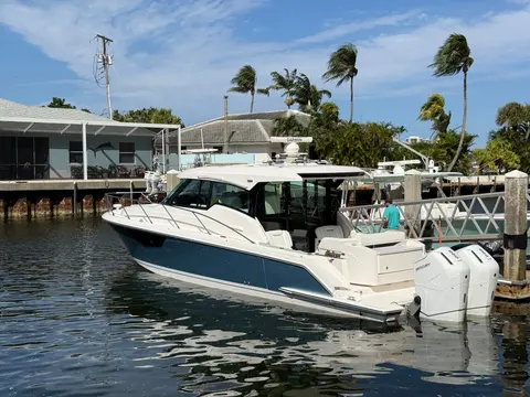 2027 Tiara Yachts 43 LE, photo 1 in Riviera Beach, FL