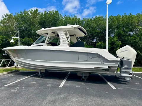 2021 Boston Whaler 350 Realm, photo 1 in Fort Myers, FL