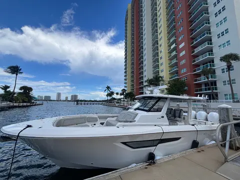 2027 Pursuit S 388 Sport, photo 1 in Riviera Beach, FL