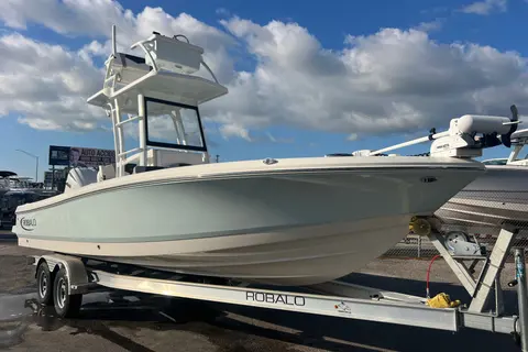 2025 Robalo 246 Cayman SD, photo 1 in Sarasota, FL