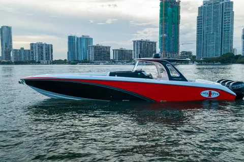 2016 Cigarette 41' GTR, photo 1 in Miami, FL