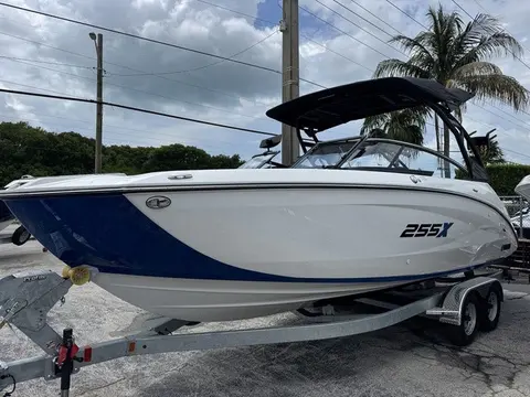 2026 Yamaha Boats 255XE, photo 1 in Key Largo, FL