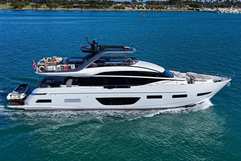 2022 Princess Y85, photo 1 in Miami, FL