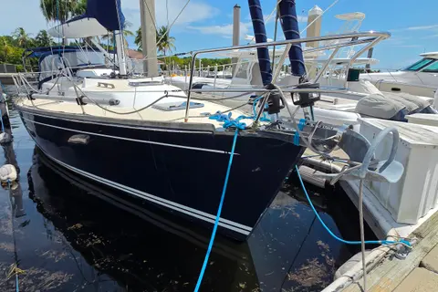 2006 Tartan 3400, photo 1 in Coral Gables, FL