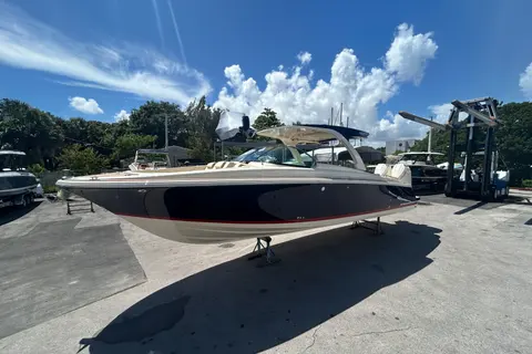 2027 Chris-Craft Launch 31 GT, photo 1 in Fort Lauderdale, FL