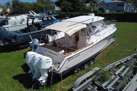 2006 Grady-White Express 330, photo 1 in Miami, FL