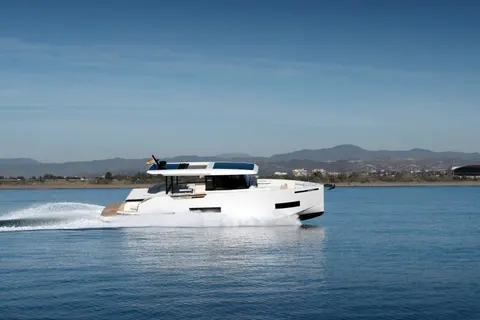 2026 De Antonio Yachts 50 Coupe, photo 1 in Tarpon Springs, FL