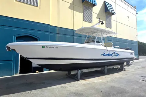 2015 Intrepid 327 Center Console, photo 1 in Jupiter, FL