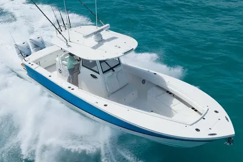 2027 Regulator 31, photo 1 in Freeport, FL