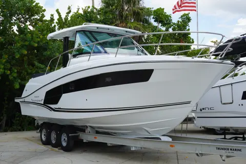 2027 Jeanneau Leader 10.5 WA Series 2, photo 1 in St Petersburg, FL
