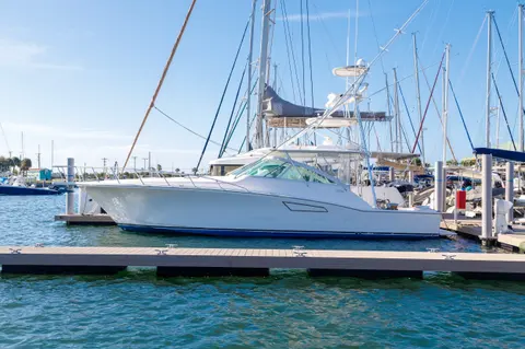 2004 Cabo 45 Express, photo 1 in Cape Canaveral, FL
