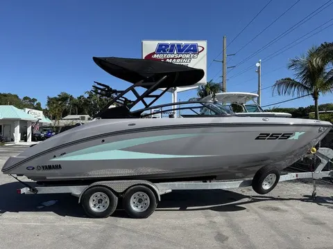 2026 Yamaha Boats 255XD, photo 1 in Miami, FL