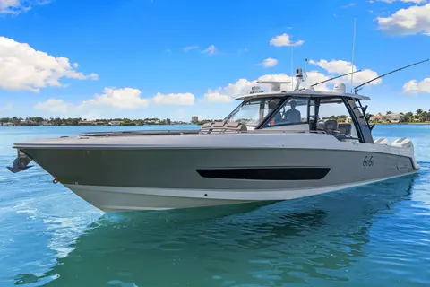 2023 Boston Whaler 420 Outrage, photo 1 in Naples, FL