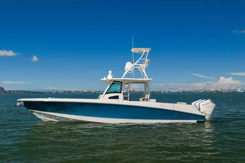 2017 Boston Whaler 370 Outrage, photo 1 in St Petersburg, FL