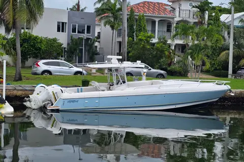 2008 Intrepid 370 Cuddy, photo 1 in Keystone Islands, FL
