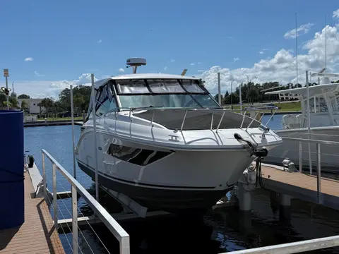 2024 Sea Ray Sundancer 320 Outboard, photo 1 in Jacksonville Beach, FL