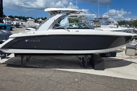 2023 Cobalt 30SC Outboard, photo 1 in Palm Harbor, FL