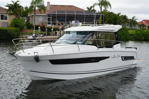 2024 Jeanneau NC 895, photo 1 in Apollo Beach, FL