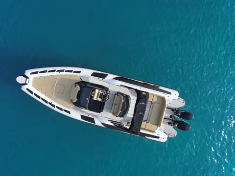 2027 Ranieri CAYMAN 35.0 EXECUTIVE, photo 1 in Miami, FL