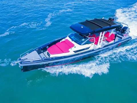 2018 Axopar 37 Sun-Top, photo 1 in Miami, FL