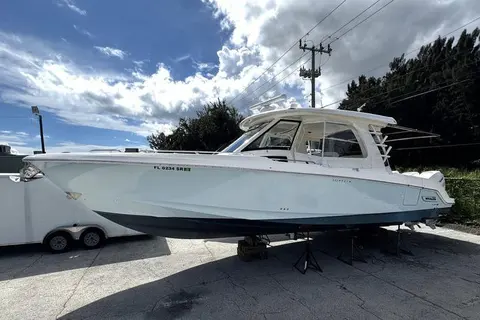 2020 Boston Whaler 350 Realm, photo 1 in Stuart, FL