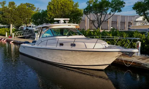 2010 Pursuit OS 345 Offshore, photo 1 in Ft Myers Beach, FL
