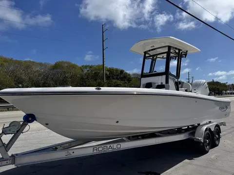 2026 Robalo 246 Cayman, photo 1 in Key Largo, FL