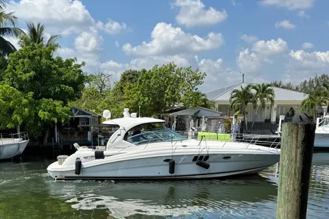 2007 Sea Ray 44 Sundancer, photo 1 in Miami, FL