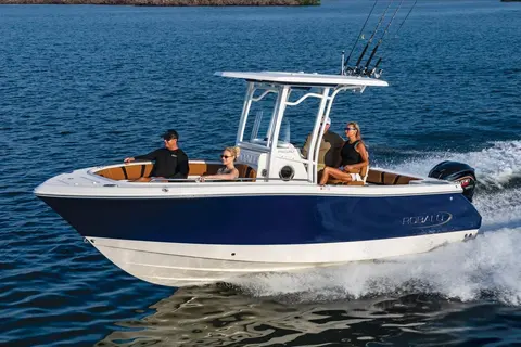 2026 Robalo R230 Center Console, photo 1 in Riviera Beach, FL