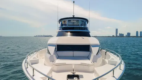2017 Hatteras M75 Panacera, photo 1 in Miami, FL