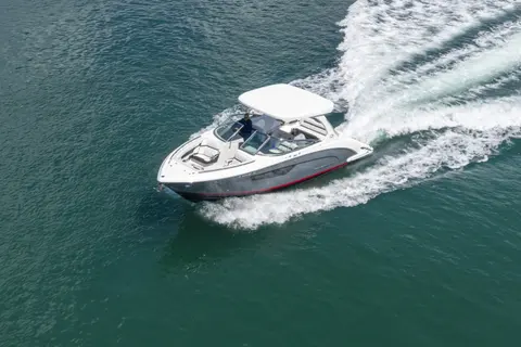 2023 Regal 3300 Bowrider, photo 1 in Miami Beach, FL