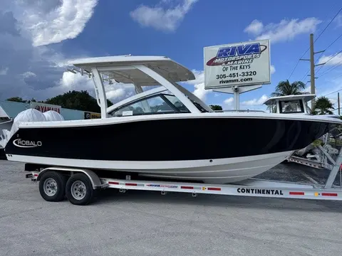 2027 Robalo R277 Dual Console, photo 1 in Key Largo, FL
