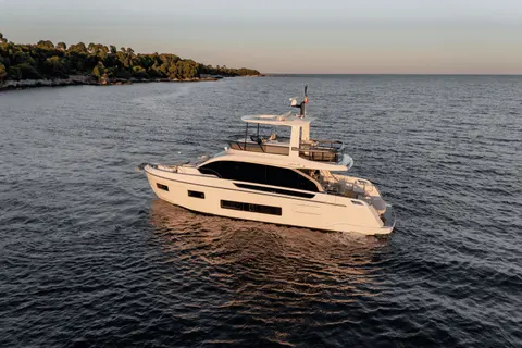 2027 Azimut Fly 62, photo 1 in Jupiter, FL