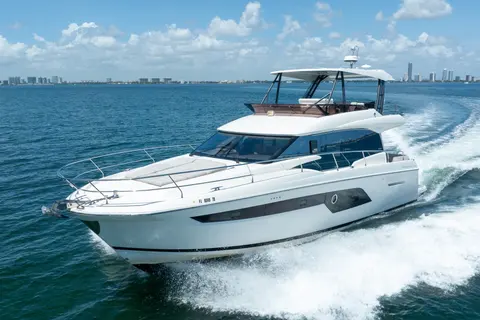 2020 Prestige 520, photo 1 in Miami Beach, FL