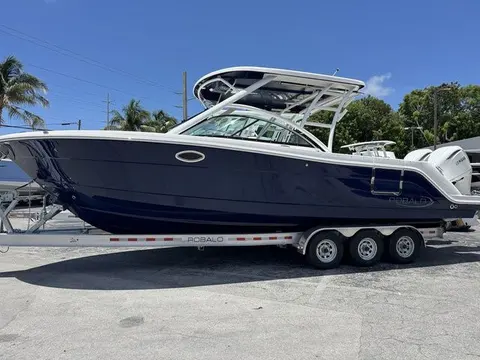2026 Robalo R317 Dual Console, photo 1 in Key Largo, FL
