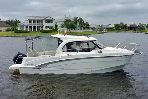 2023 Beneteau Antares 8, photo 1 in Apollo Beach, FL