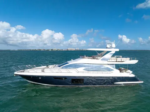 2016 Azimut Fly 72, photo 1 in Miami Beach, FL
