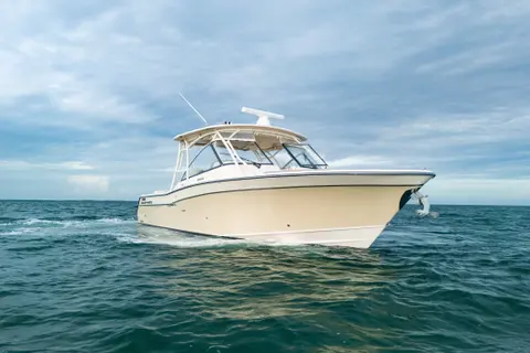 2015 Grady-White Freedom 335, photo 1 in Key Largo, FL