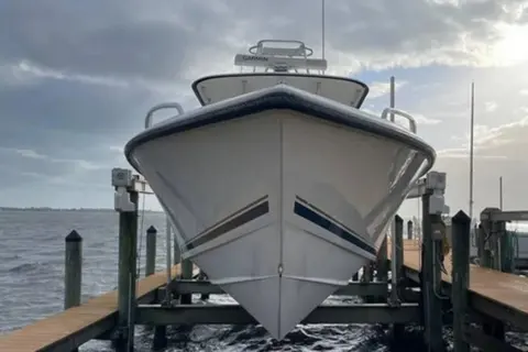 2004 Venture 34 Cuddy, photo 1 in Melbourne, FL
