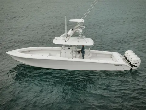 2010 Bahama 41, photo 1 in Palm Beach Gardens, FL