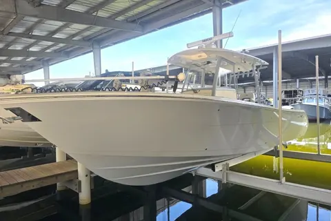 2019 Cobia 320 Center Console, photo 1 in St Petersburg, FL