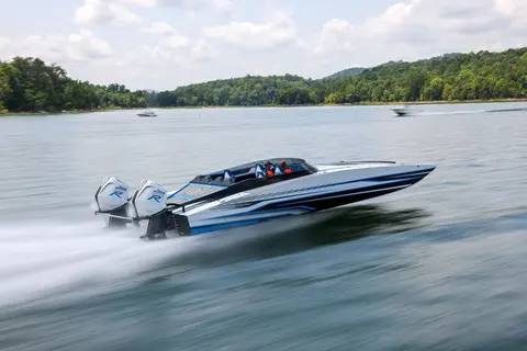 2027 Valor V38, photo 1 in Palmetto, FL