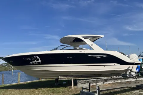2017 Sea Ray SLX 310, photo 1 in Rockledge, FL